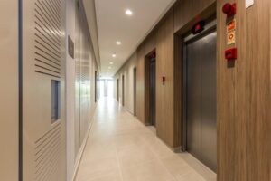 NISS-GENUINE-HALL-CORREDORES-1200x800